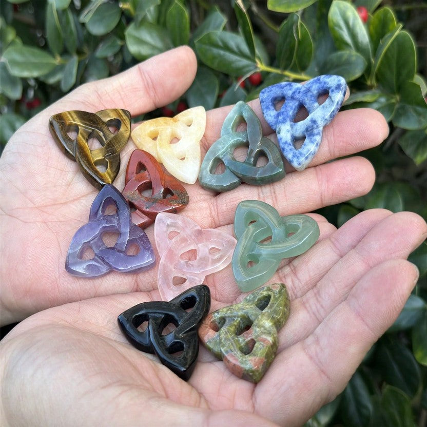 🔮 Triqueta Crystal / Pendant – A Symbol of Power & Unity 🔮