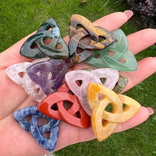 🔮 Triqueta Crystal / Pendant – A Symbol of Power & Unity 🔮