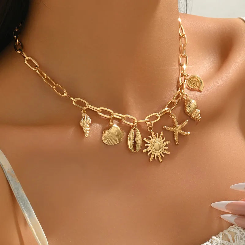 🐚 Chunky Gold Shell Charm Necklace 🐚