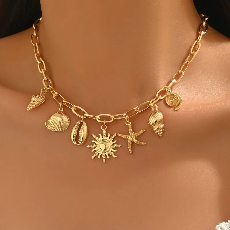 🐚 Chunky Gold Shell Charm Necklace 🐚