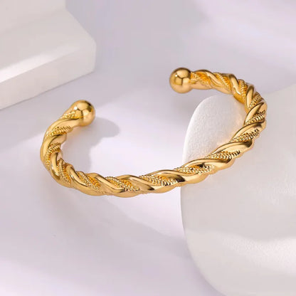 ✨Trendy Twisted Wire Open Bracelet ✨