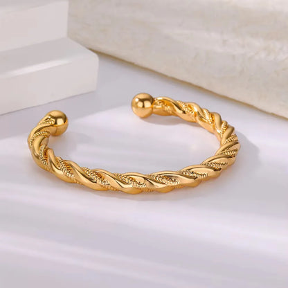 ✨Trendy Twisted Wire Open Bracelet ✨