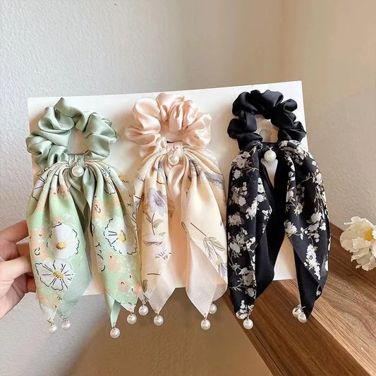🎀 3pc Ribbons & Pearls Scrunchie Set 🎀