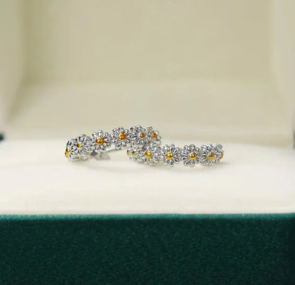 🌼 Daisy Earrings 🌼