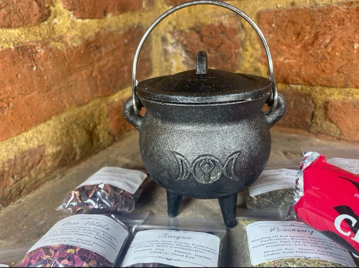 🔮🌙 Cast Iron Cauldron Herb Kit – Triple Moon Design & Incense Set 🌙🔮