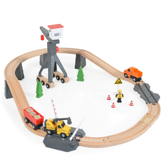 35pc Wooden Train Set to Assemble with Construction Platform